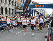 SportScheck Stadtlauf München 2017: Start der 2. Gruppe Halbmarathon (©Foto: Martin Schmitz)